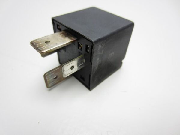 Relè nero 50A Alfa Lancia Fiat Bitron 46520419