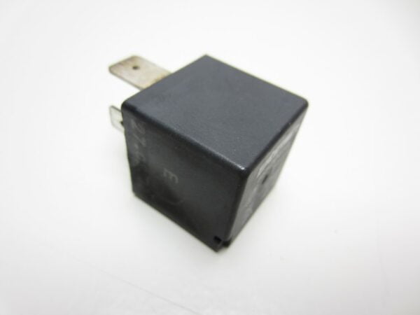 Relè nero 50A Alfa Lancia Fiat Bitron 46520419 - immagine 3