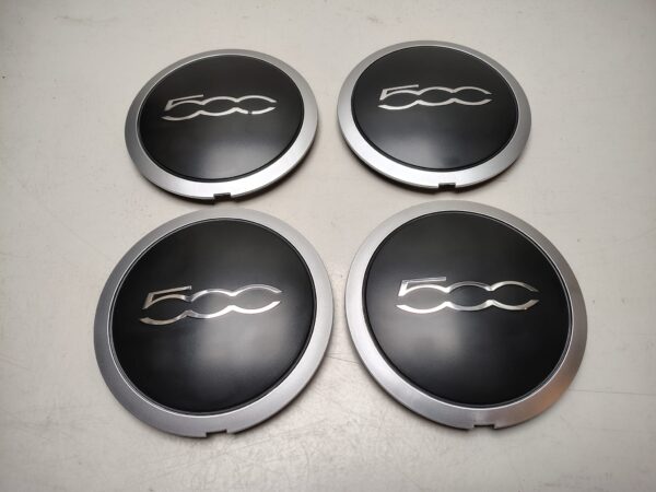 Set van 4 Naafdeksels Fiat 500 zilver rand